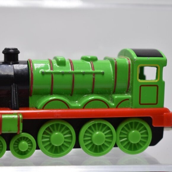 2002 HENRY & TENDER Thomas the Train Take n Play Along Die Cast Metal Magnetic - Picture 3 of 8